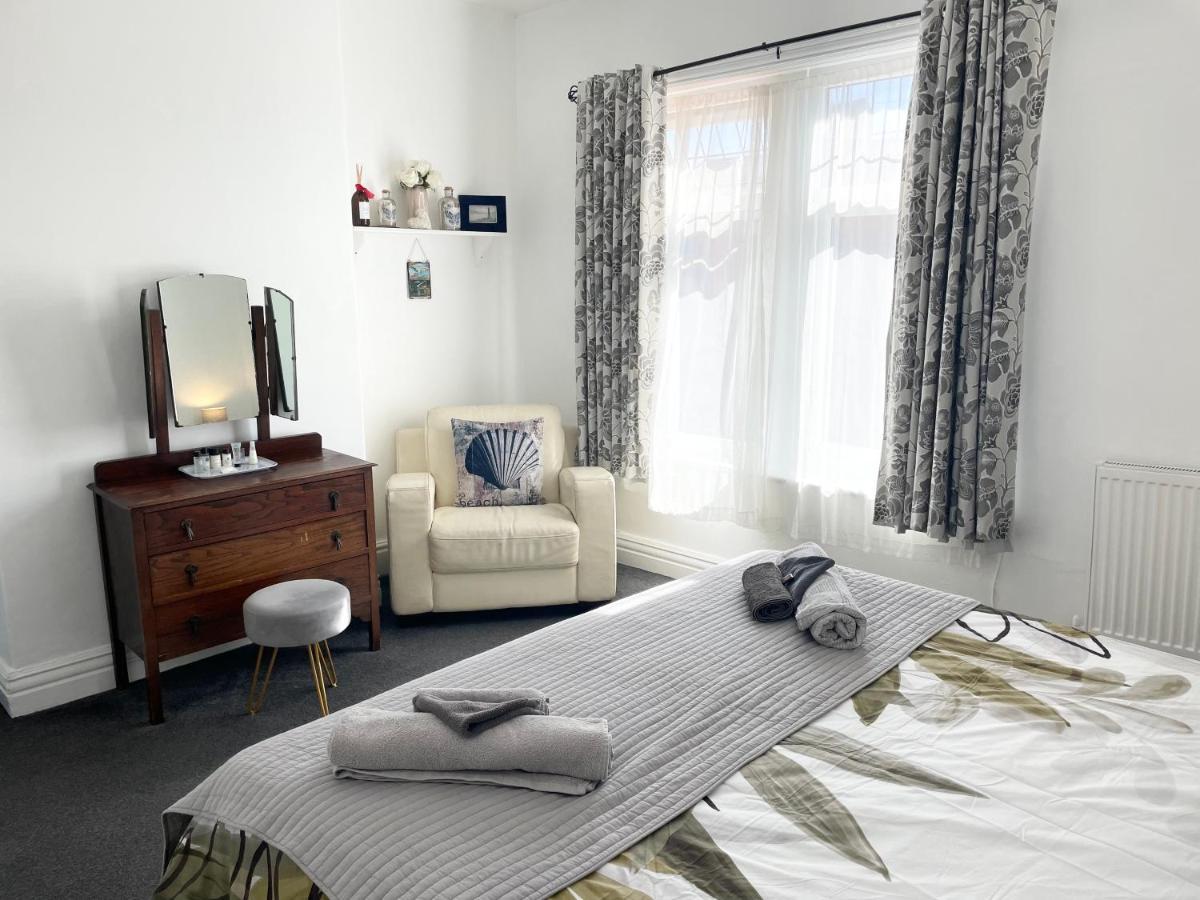 Ferienhaus Entire In With Free Parking And A Private Patio Garden