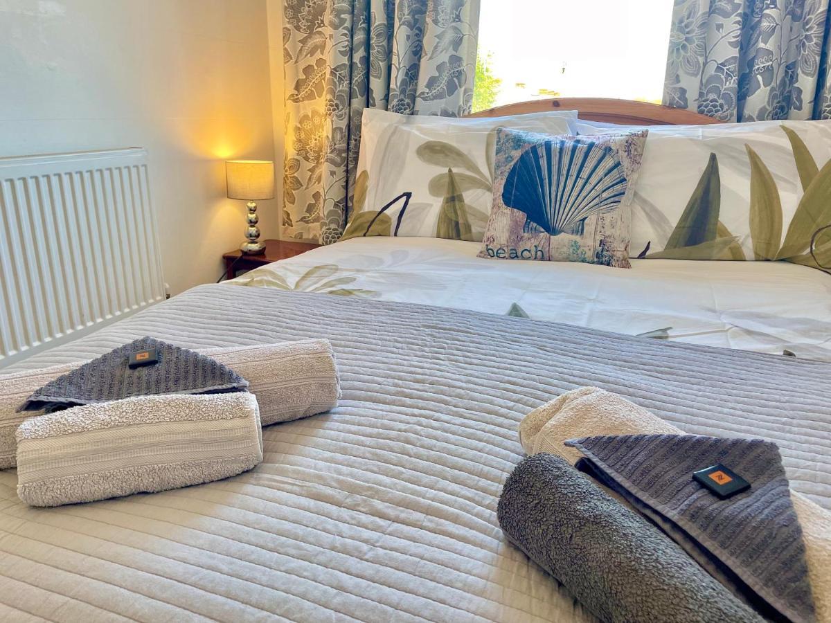 Entire In With Free Parking And A Private Patio Garden Ferienhaus Blackpool