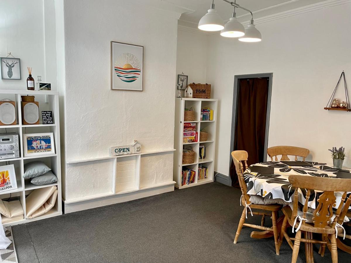 Ferienhaus Entire In With Free Parking And A Private Patio Garden Blackpool